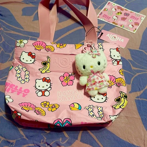 Aloha Collection Hello Kitty Pink Mini Tripper - Picture 3 of 6